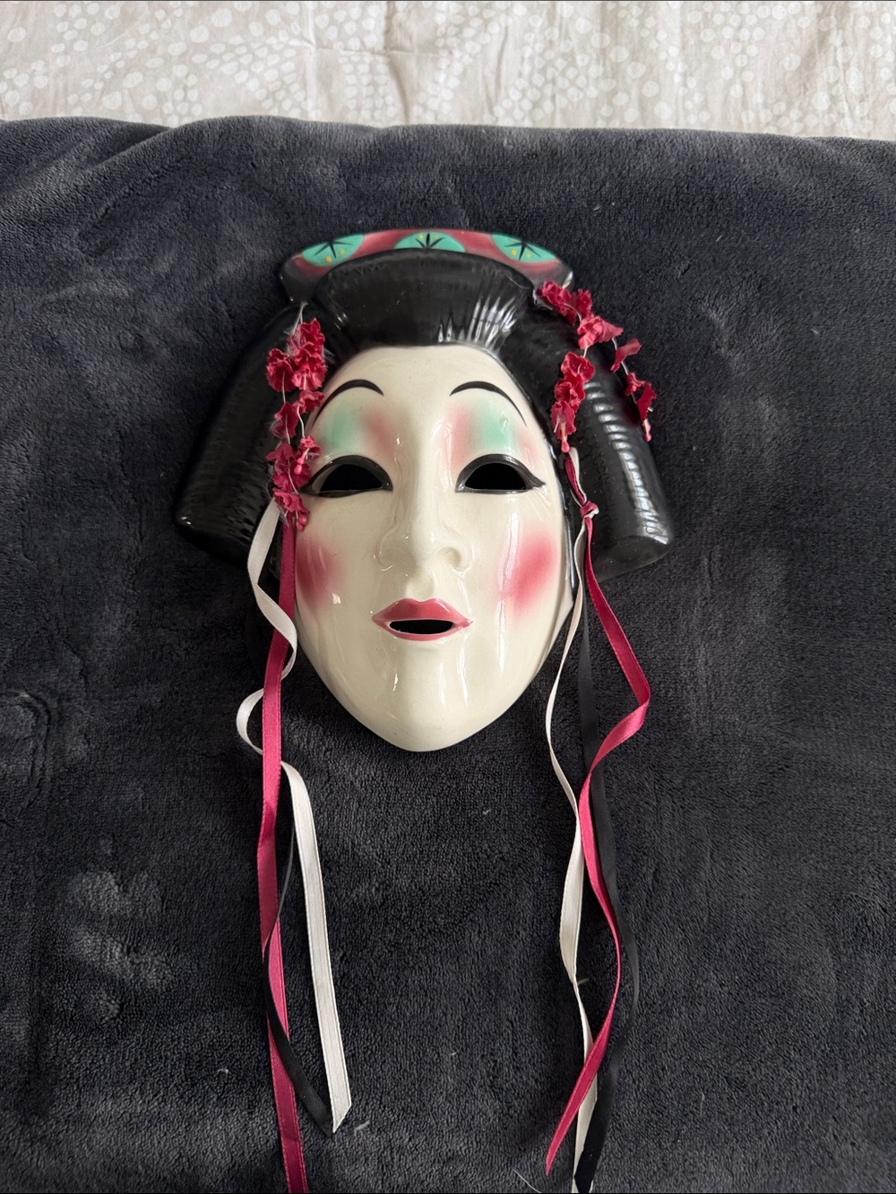 Vintage Decorative Geisha Wall Mask in Cream and Pink